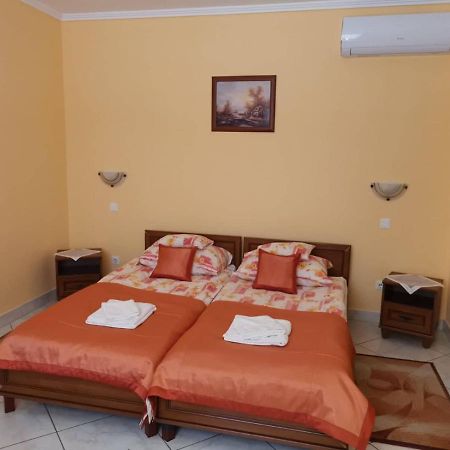 Harmonia Panzio Hotell Sárospatak Exteriör bild