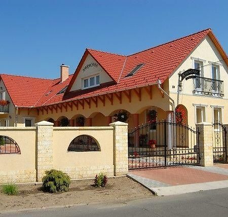 Harmonia Panzio Hotell Sárospatak Exteriör bild