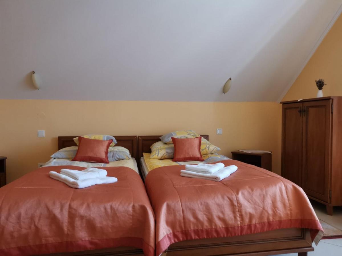 Harmonia Panzio Hotell Sárospatak Exteriör bild