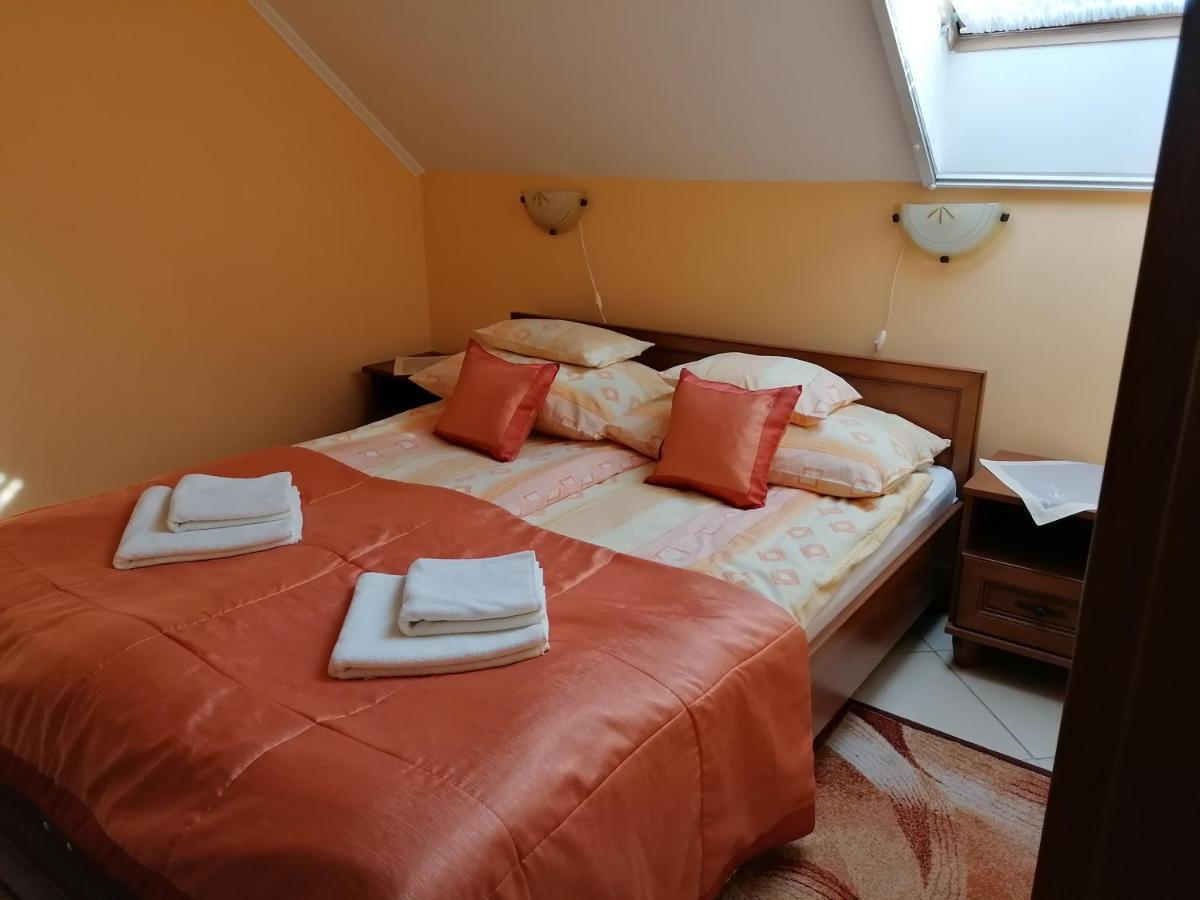 Harmonia Panzio Hotell Sárospatak Exteriör bild