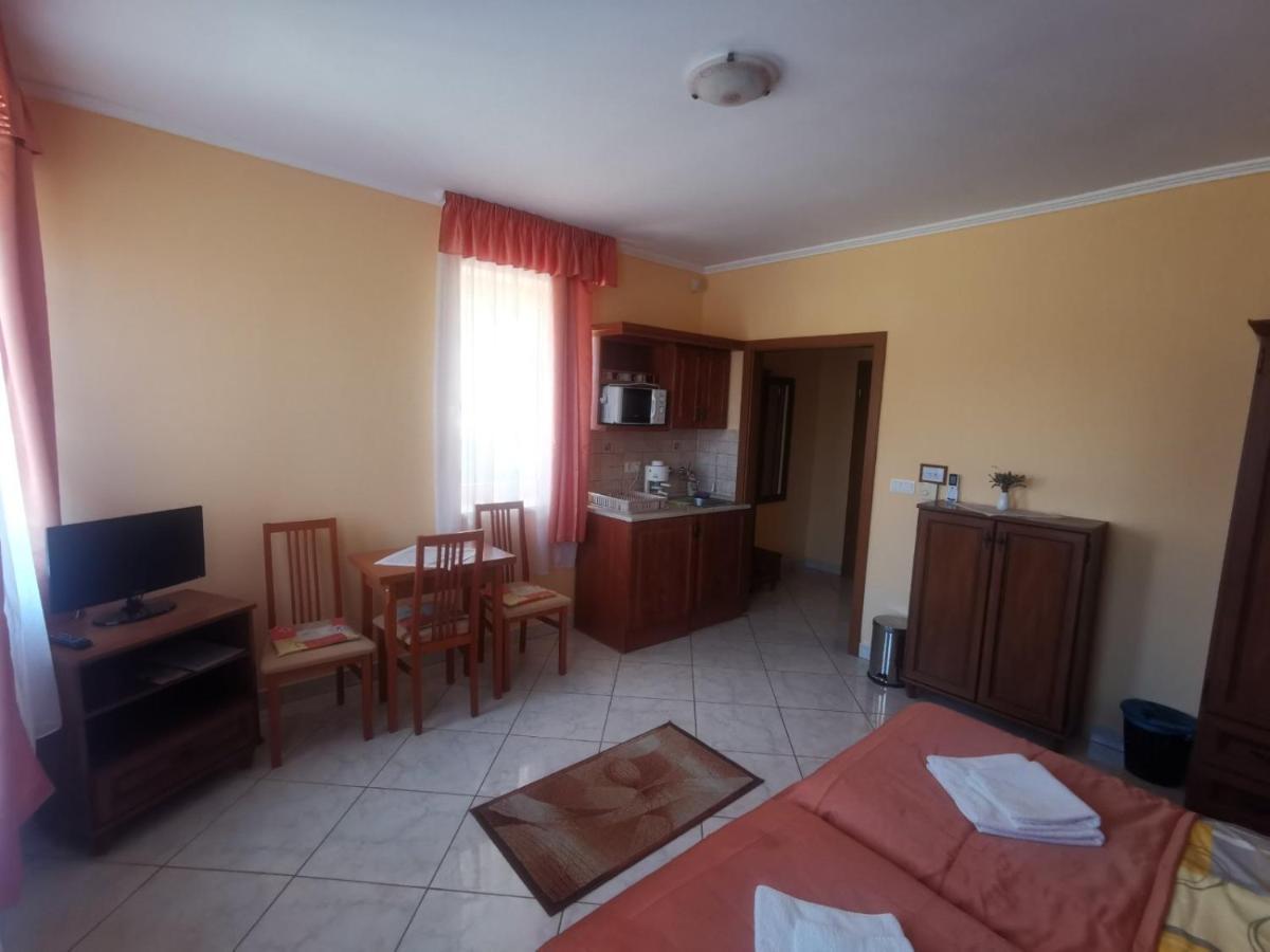 Harmonia Panzio Hotell Sárospatak Exteriör bild