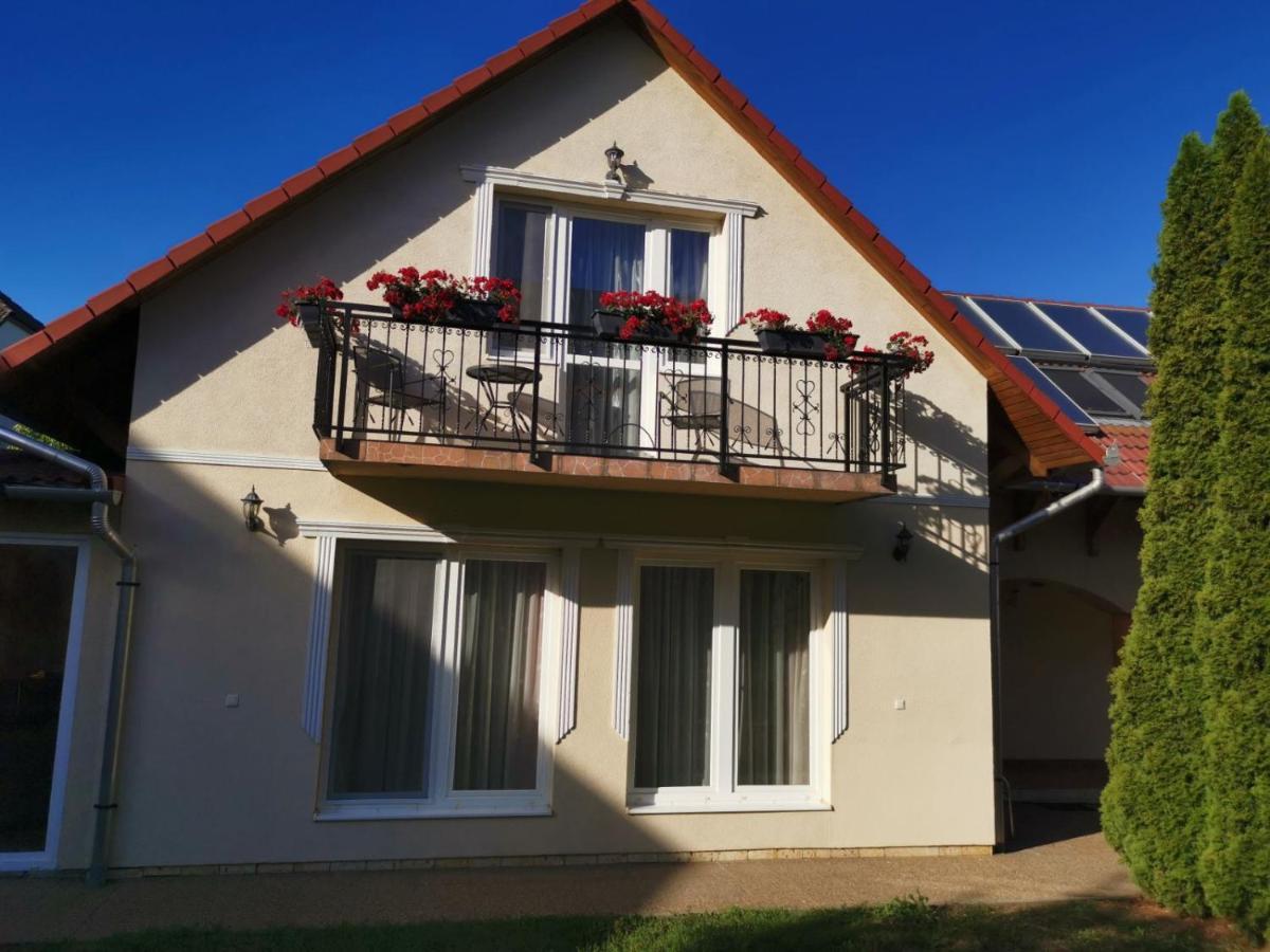 Harmonia Panzio Hotell Sárospatak Exteriör bild