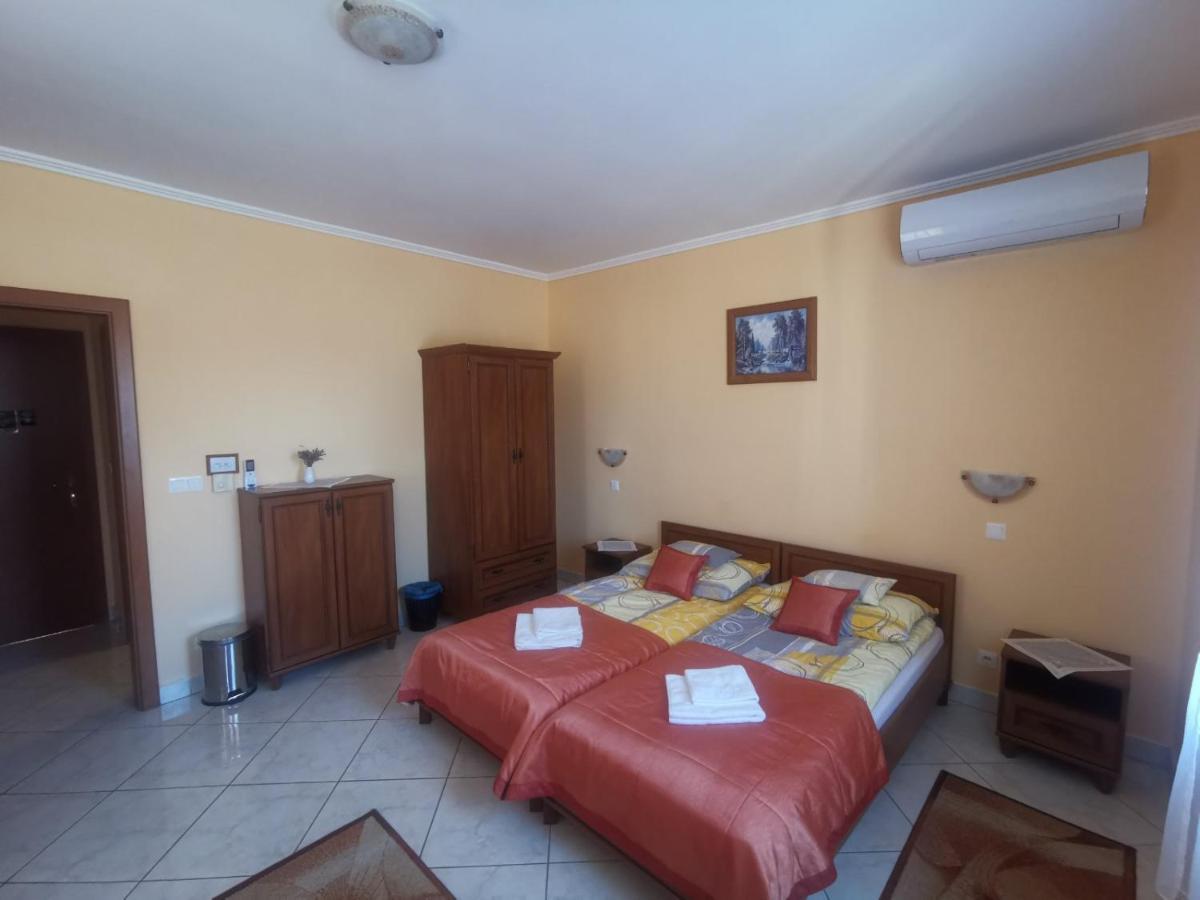 Harmonia Panzio Hotell Sárospatak Exteriör bild