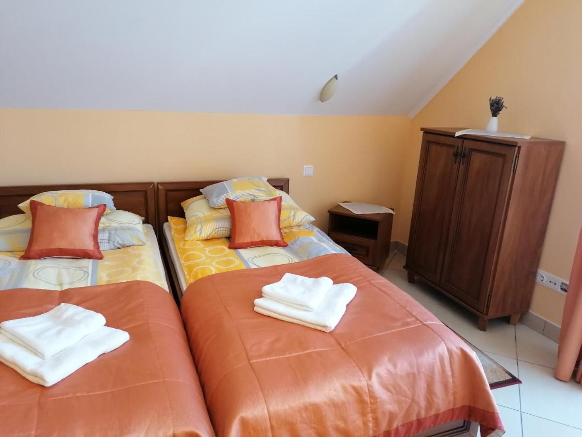 Harmonia Panzio Hotell Sárospatak Exteriör bild